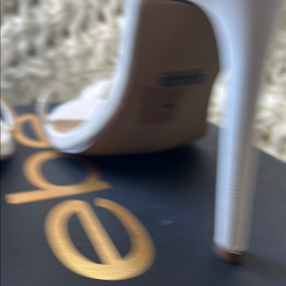 Bebe White and Gold Elegant Heels - Picture 7 of 15